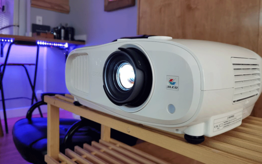 Un projecteur de cinéma maison 4K 3200 Epson