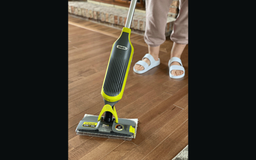 Un aspirateur-vadrouille sans fil Shark Vacmop