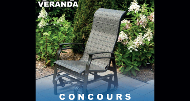 Une chaise oscillante de la collection Kaza