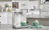 Une machine à crème glacée Cuisinart