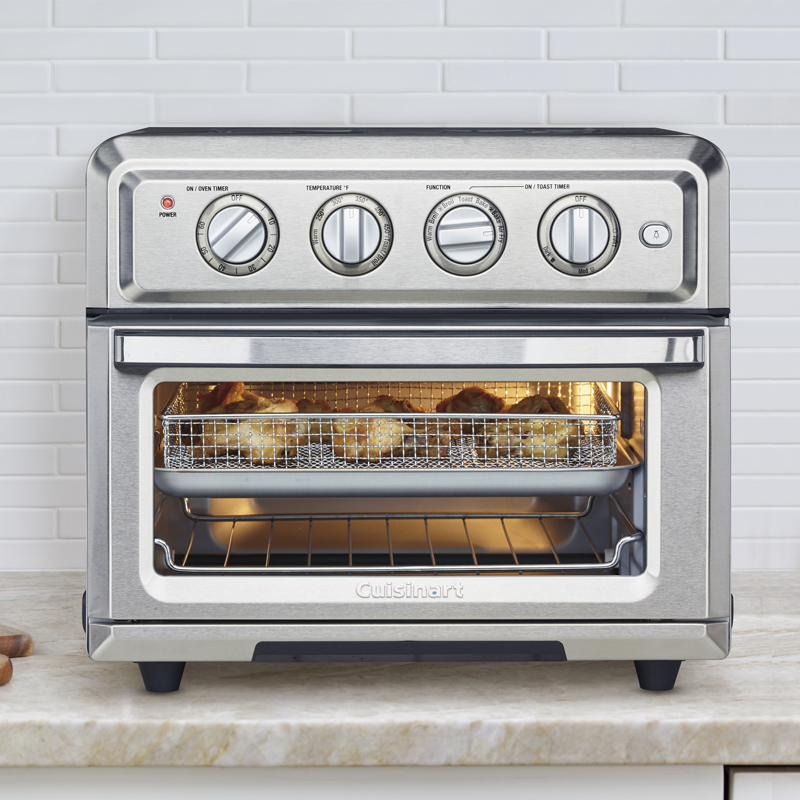 Un four grille-pain friteuse