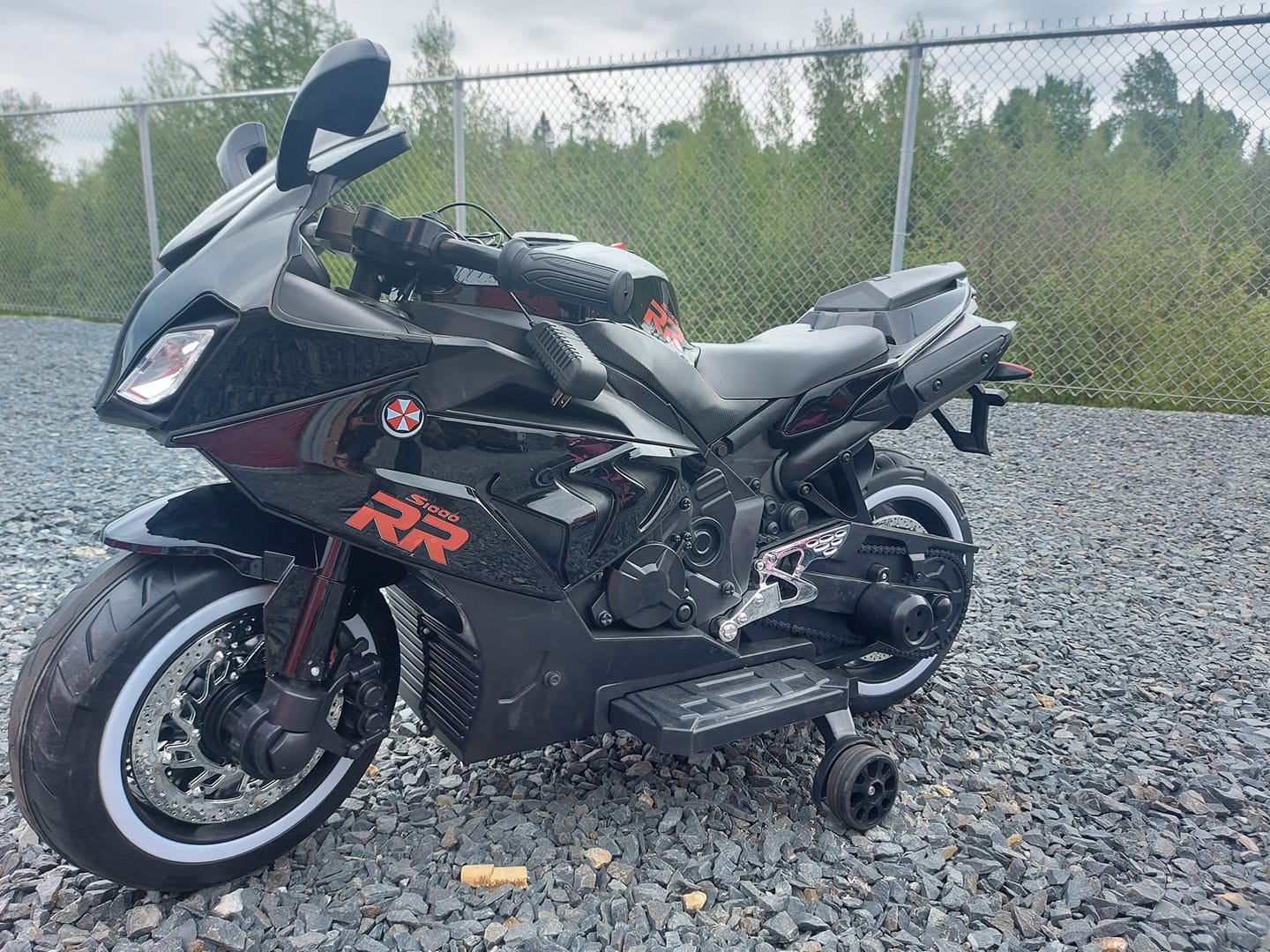 Une moto 12V