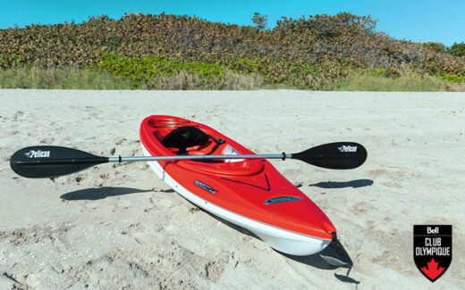 Un kayak fermé Pelican Summit 100X de 10 pieds