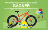 Un vélo à pneus surdimensionnés + casque