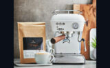 Une machine à espresso et un an de café (2058 $)