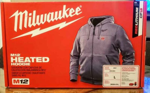 Un sweat à capuche chauffant sans-fil Milwaukee