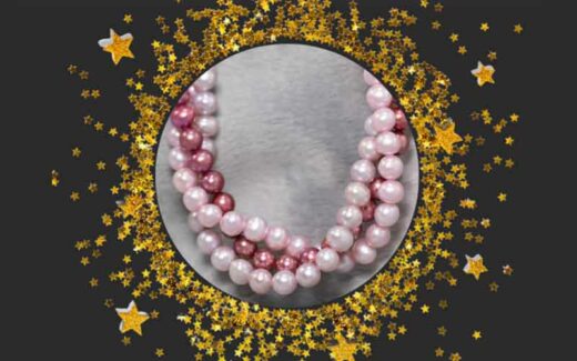 Un collier de perles d'eau douce 3 brins (799 $)