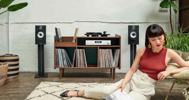 Une paire de haut-parleurs Bowers & Wilkins (1300 $)