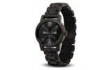 Une montre en bois Tense Watches Blackout Series