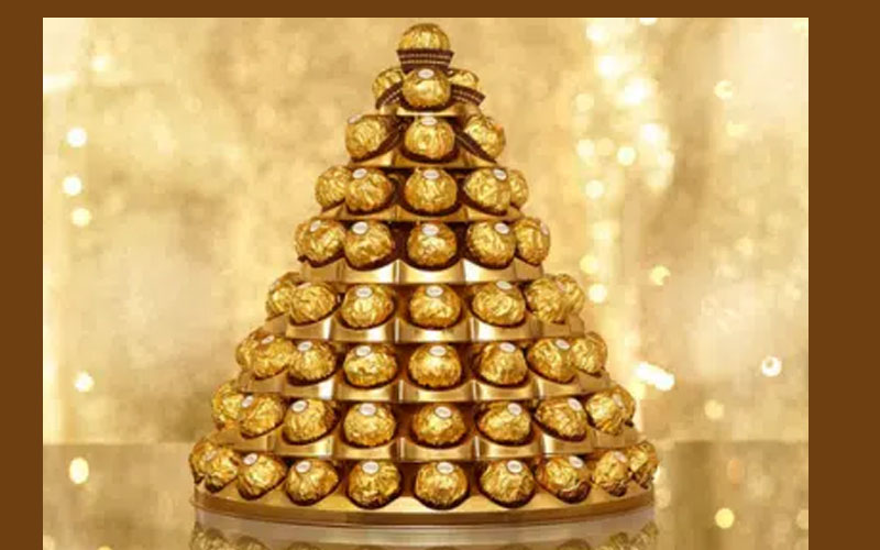 40 Pyramides Ferrero Rocher de 96 pièces