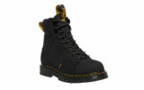 Une paire de bottes Dr. Martens de 310 $