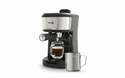 Une machine à café espresso et cappuccino Mr Coffee