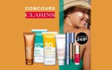 Une trousse estivale Clarins de 249 $