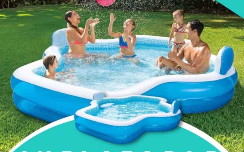 Une piscine familiale gonflable