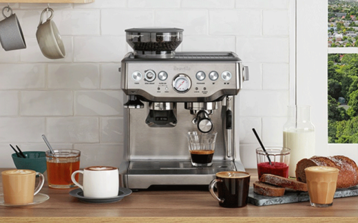 Une machine à café Breville Barista Express de 1045 $