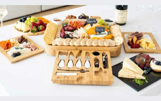 Gagnez un ensemble de plateau de charcuterie et couteaux Smirly