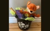 Gagnez un panier cadeau rempli de jouets et gâteries pour chiens