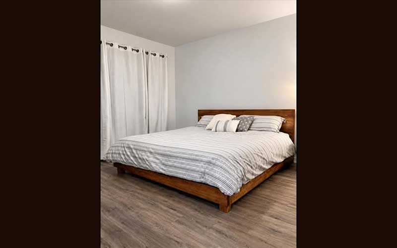 Gagnez une base de lit modèle Rousseau